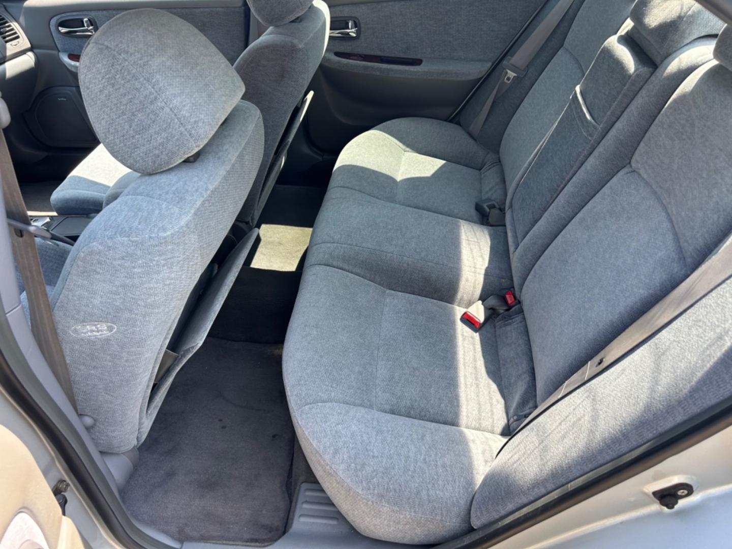 2004 Kia Optima (KNAGD126945) , located at 1758 Cassat Ave., Jacksonville, FL, 32210, (904) 384-2799, 30.286720, -81.730652 - $3500.00----------2004 KIA OPTIMA LX 129,627 MILES EXTRA CLEAN ICE-COLD AIR CONDITIONING 4-DOOR SUNROOF ALLOYS SPOILER RUNS GREAT ASK ABOUT 50/50 BHPH FINANCING FOR THIS VEHICLE CALL US NOW @ 904-384-2799 - Photo#11